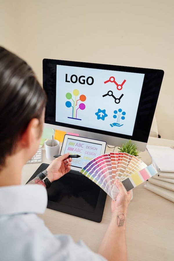 5 Steps to create a unique logo for your company with an AI based image generation tools